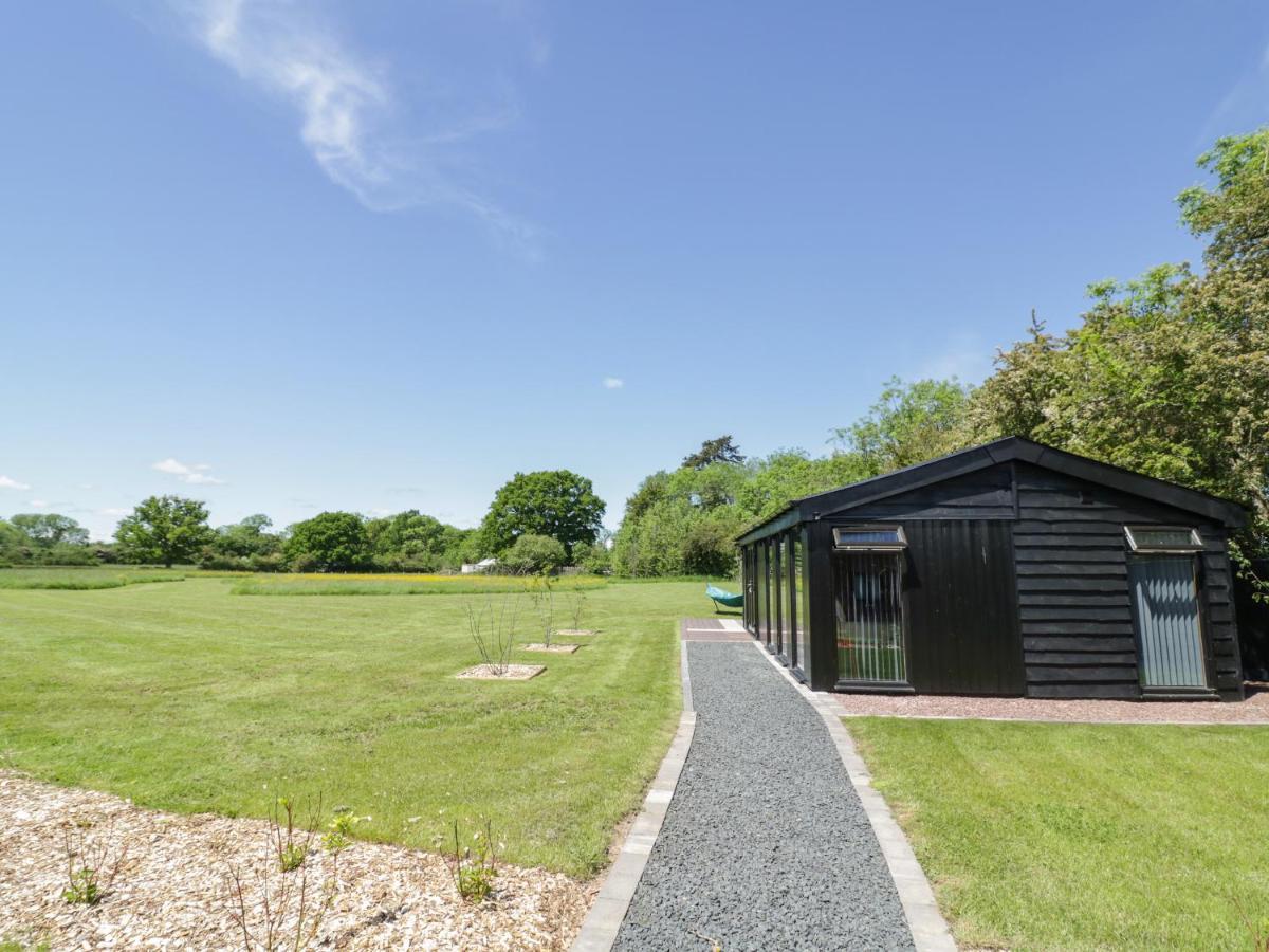 The Tractor Shed Villa Worcester Exterior photo